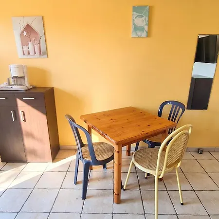 Avec Balcon A - 20 M² - Vue Sur Jardin Hyeres